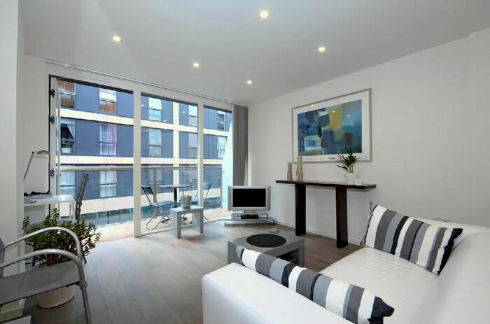 1 Bedroom Flat To Rent In Central Street, London, EC1V
