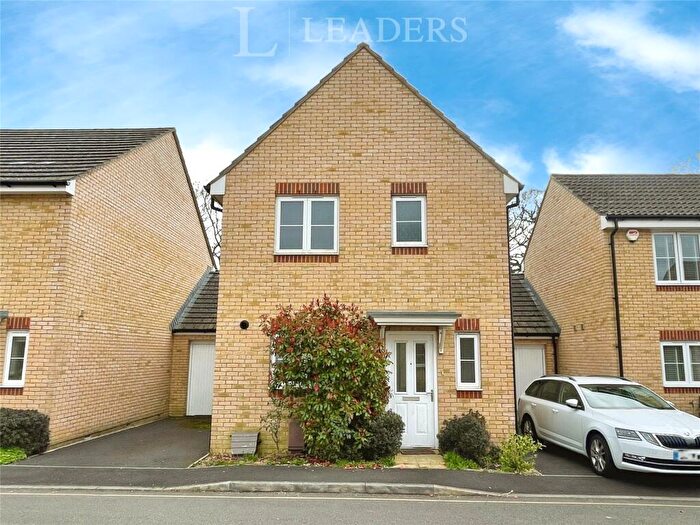 3 Bedroom Link Detached House For Sale In Pipits Close, Havant, Hampshire, PO9