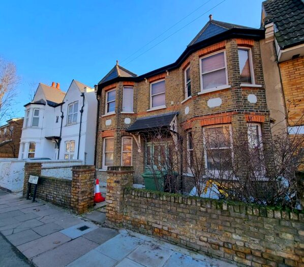 Studio To Rent In Willoughby Lane, Tottenham, N17