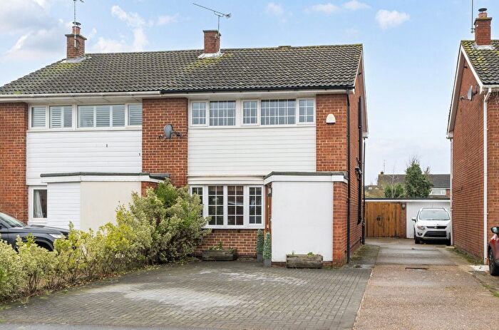 3 Bedroom Semi Detached House For Sale In Fitzroy Crescent, Woodley, Reading, RG5