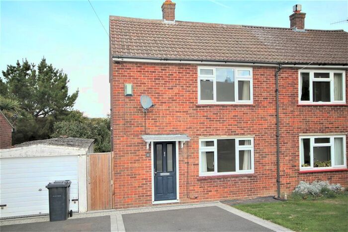 2 Bedroom Property To Rent In Pomfret Road, Chartham, Canterbury, CT4