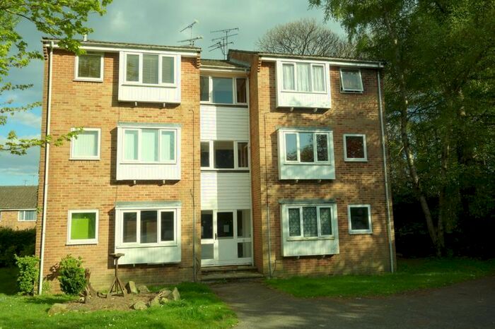 Studio To Rent In Holly Drive, Waterlooville, PO7