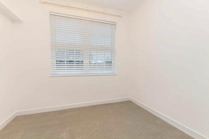 4 Bedroom House To Rent In Cotswold Close, Kingston Upon Thames, KT2