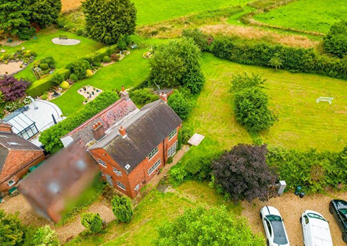 4 Bedroom Detached House For Sale In Bromsgrove Road, Belbroughton, DY9