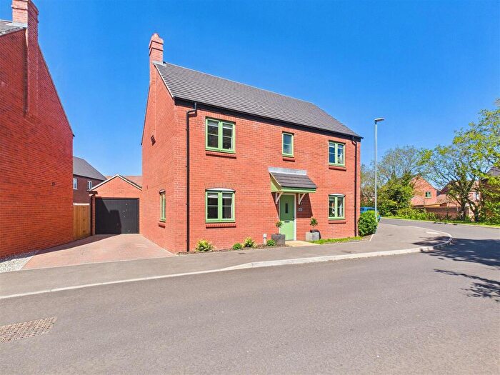4 Bedroom Detached House For Sale In Meadow Lane, Alrewas, Burton-On-Trent, DE13