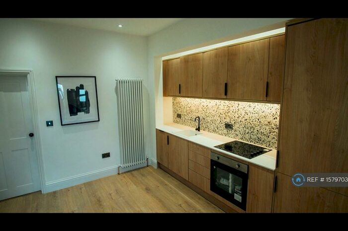 2 Bedroom Flat To Rent In Nottingham Road, Nottingham, NG7