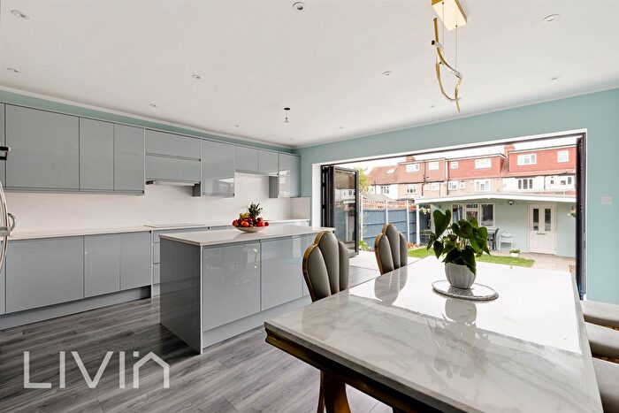 5 Bedroom Terraced House For Sale In Darcy Road, London, Greater London, SW16