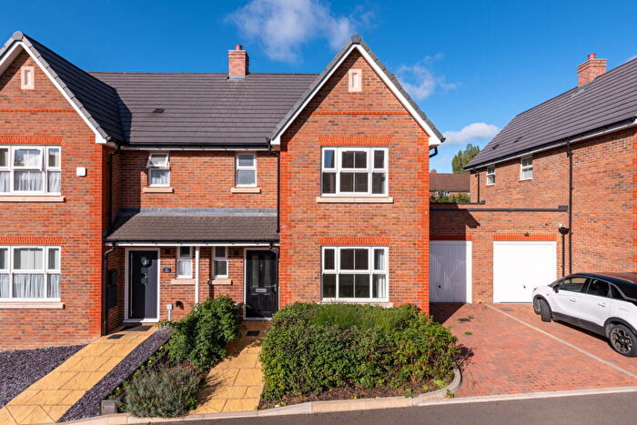 3 Bedroom Semi-Detached House For Sale In Boot Close, Winslow, MK18