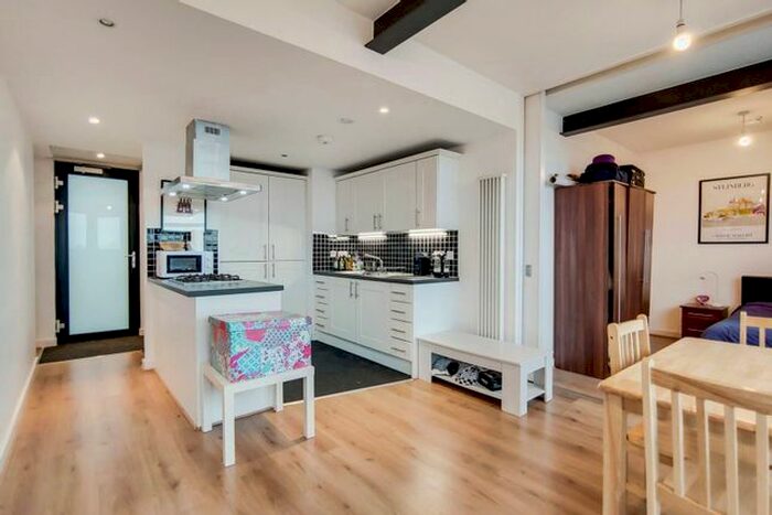 2 Bedroom Flat To Rent In Channelsea Road, Stratford, London, E15