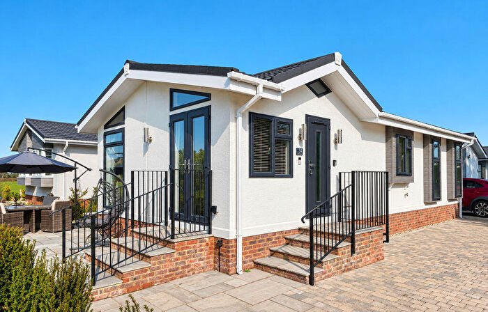 2 Bedroom Park Home For Sale In Almost New Two-Bedroom Park Home With Views Towards The River Wey, GU23