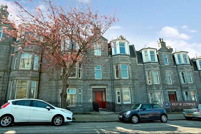 1 Bedroom Flat To Rent In Caledonian Place, Aberdeen, AB11