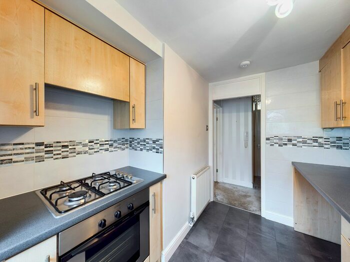 1 Bedroom Maisonette To Rent In Jupiter Drive, Hemel Hempstead, Hertfordshire, HP2