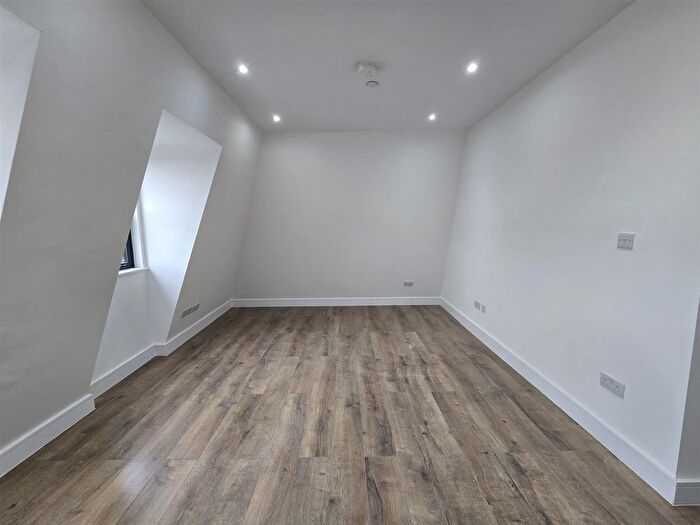 1 Bedroom Flat To Rent In Warlters Road, London, N7
