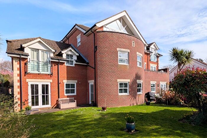 2 Bedroom Flat For Sale In The Briars, Catisfield, PO15