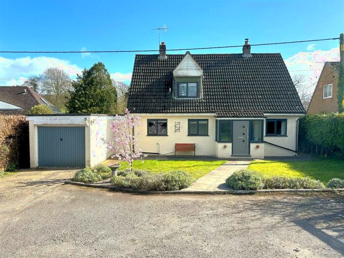 3 Bedroom Chalet For Sale In Salisbury Road, Coombe Bissett, Salisbury, SP5