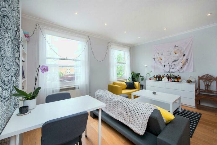 2 Bedroom Flat To Rent In Chalk Farm Road, Chalk Farm, NW1