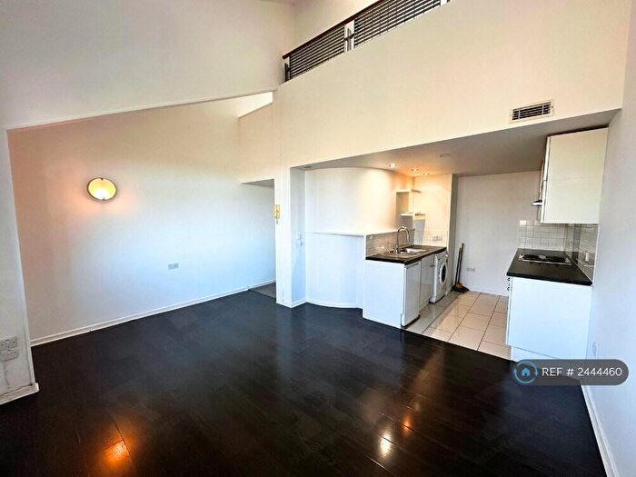 2 Bedroom Flat To Rent In Clive Street, Bolton, BL1