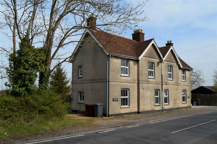 3 Bedroom Semi-Detached House For Sale In Wheelers Cottage, Good Easter, Chelmsford, CM1