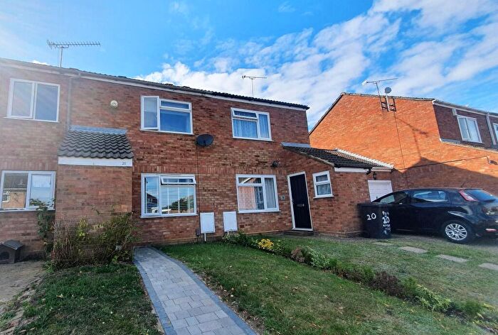 3 Bedroom Terraced House To Rent In Almond Road, Leighton Buzzard, LU7