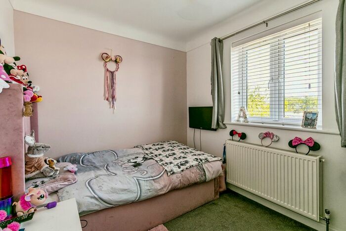 3 Bedroom Detached House For Sale In Wimborne Road, Bournemouth, BH10