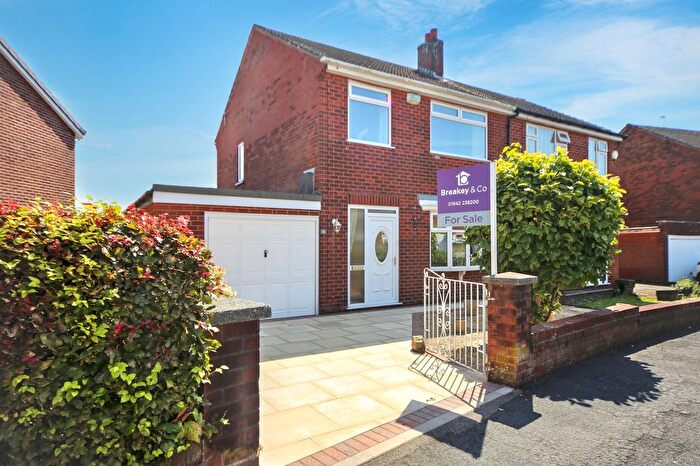 3 Bedroom Semi-Detached House For Sale In Marus Avenue, Wigan, WN3