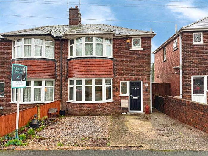 3 Bedroom Semi Detached House For Sale In South Parade, Worksop, S81
