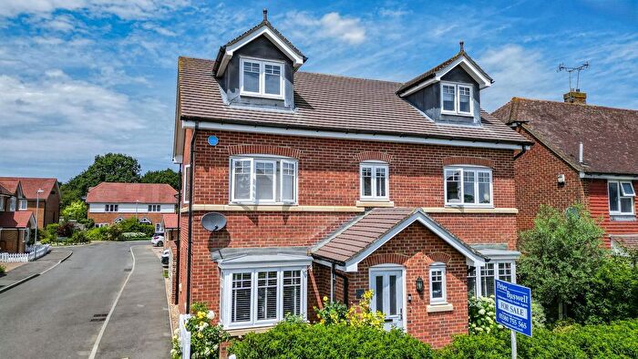 5 Bedroom Detached House For Sale In Ramsden Way, Marden, Tonbridge, TN12