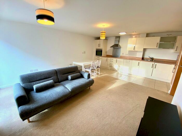 2 Bedroom Apartment To Rent In Hansen Court, Cardiff Bay, CF10