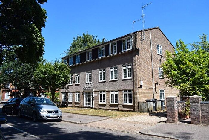 1 Bedroom Flat To Rent In Waverley Road, London, EN2