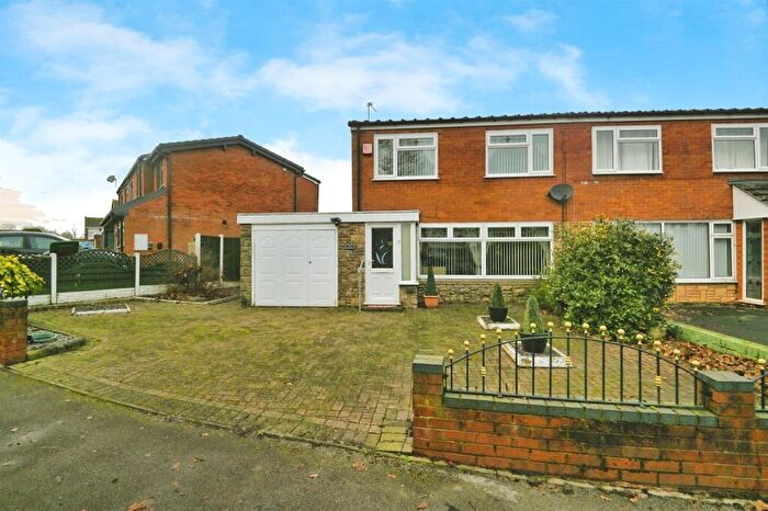 3 Bedroom Semi Detached House For Sale In Rover Drive, Birmingham, B36