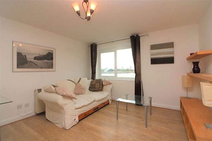 2 Bedroom Apartment To Rent In Ferguson Close, London, E14
