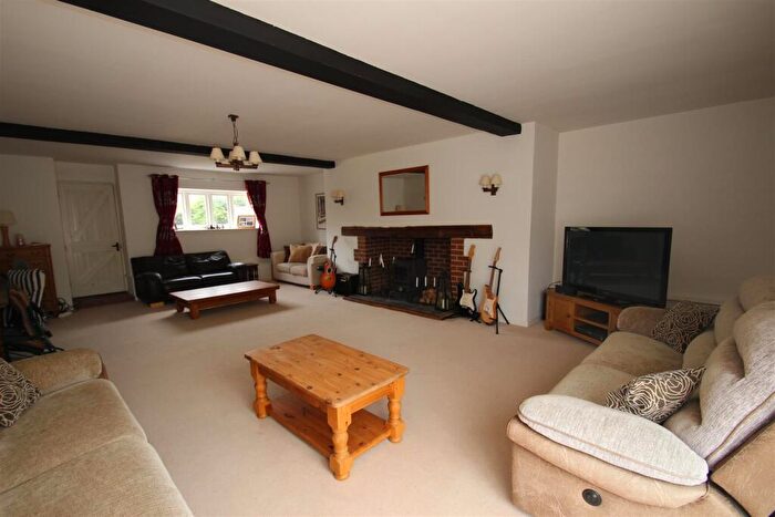 4 Bedroom Cottage To Rent In Sutton Road, Langley, Maidstone, ME17