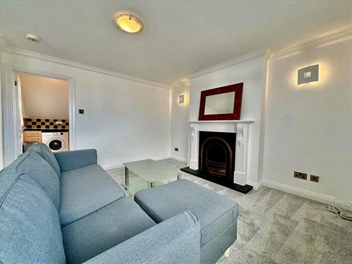 2 Bedroom Apartment To Rent In Bedford Terrace, Plymouth, PL4