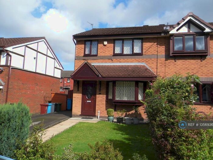 3 Bedroom Semi-Detached House To Rent In Allan Roberts Close, Manchester, M9