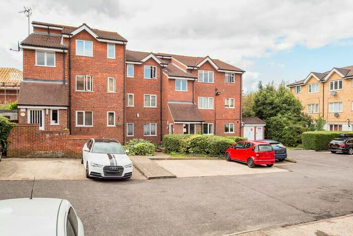 1 Bedroom Flat To Rent In Green Pond Close, London, E17