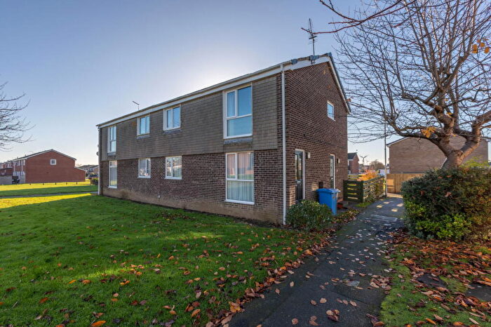 2 Bedroom Flat For Sale In Aln Court, Ellington, NE61