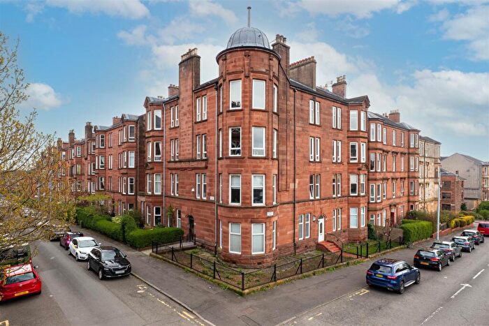 2 Bedroom Flat For Sale In / Golfhill Drive, Dennistoun, G31