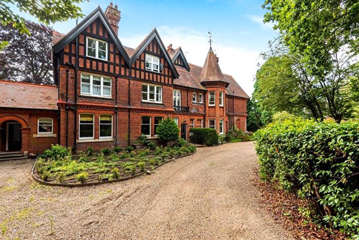 3 Bedroom Flat For Sale In Merton Ford, Pages Croft, Wokingham, Berkshire, RG40