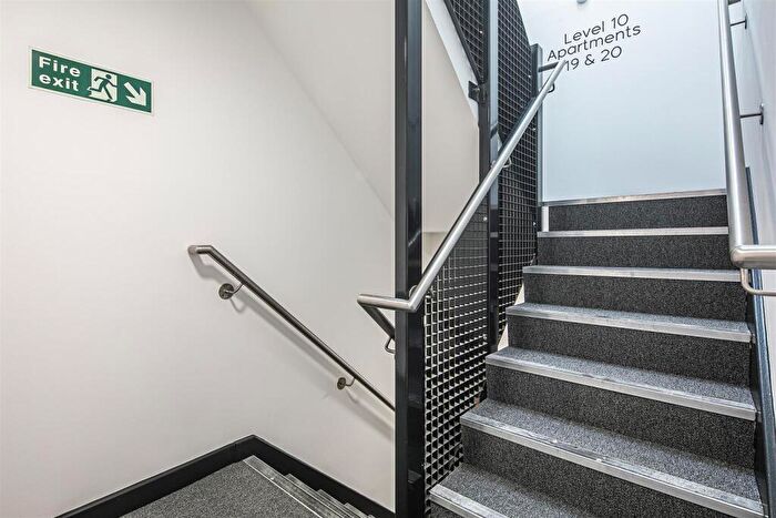 2 Bedroom Apartment To Rent In Apt Qube, West Street, S1