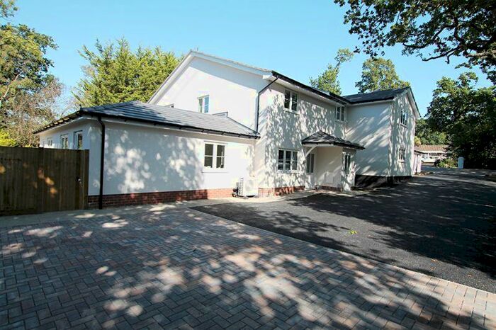 1 Bedroom Flat To Rent In Titchfield Park Road, Fareham, PO15