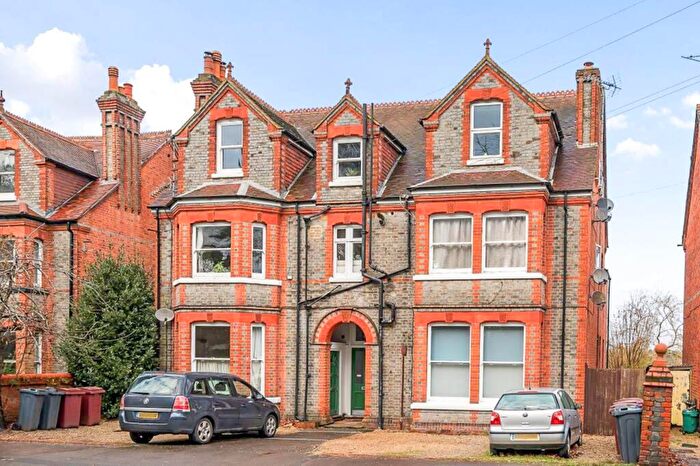 2 Bedroom Apartment For Sale In Tilehurst Road, Reading, RG30