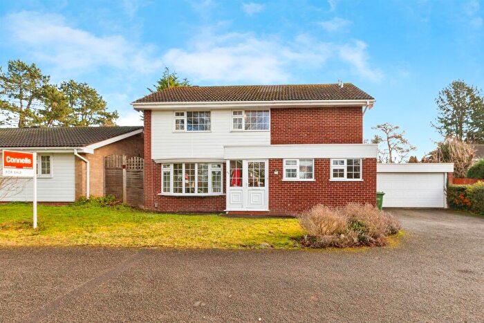 3 Bedroom Detached House For Sale In The Yews, Oadby, Leicester, LE2