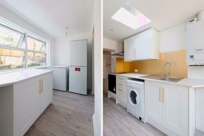 5 Bedroom House To Rent In Buller Road, Brighton, BN2