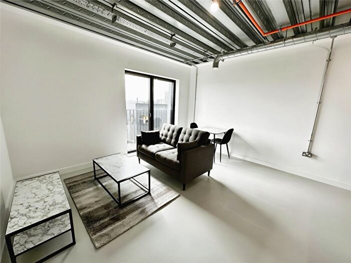 1 Bedroom Flat To Rent In Aire Lofts, Happy Walk, Leeds, LS9