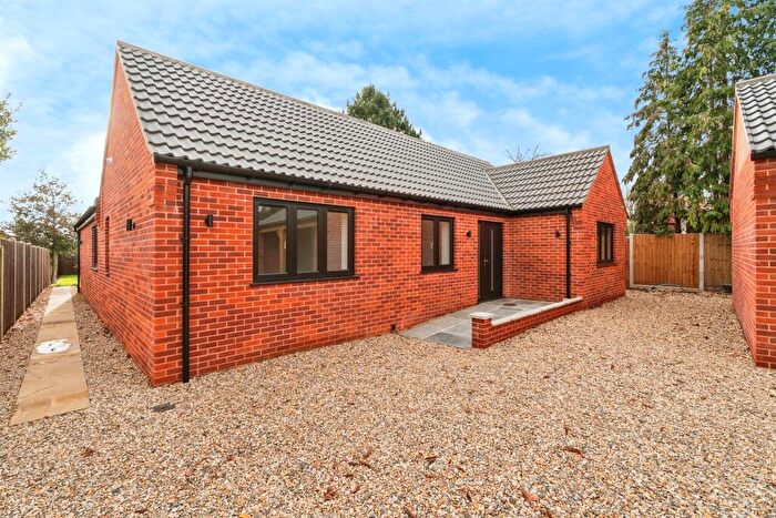 4 Bedroom Detached Bungalow For Sale In Norwich Road, Fakenham, NR21