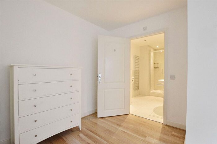 3 Bedroom Flat To Rent In Norman Road, London, SE10