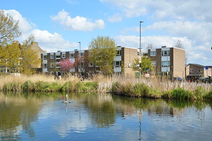 2 Bedroom Flat To Rent In Bolingbroke Grove, Kingsdown Court, SW11