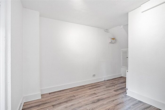 2 Bedroom Flat To Rent In Hilsea Street, Clapton, Hackney, London, E5