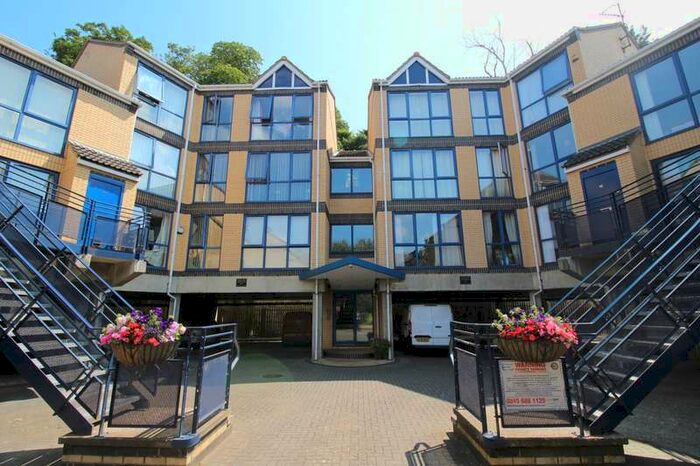 1 Bedroom Apartment To Rent In Valetta Way, Rochester, Kent, ME1