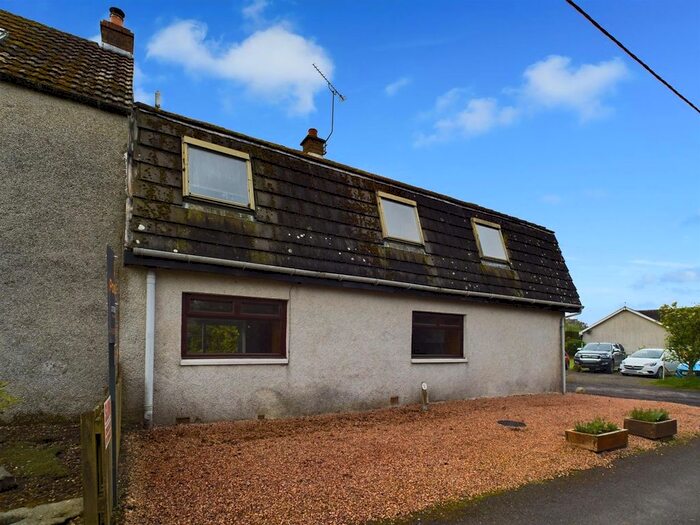 4 Bedroom Semi-Detached House For Sale In Castle Road, Wolfhill, PH2